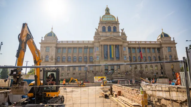 Česko má strategii. Teď potřebuje bagry