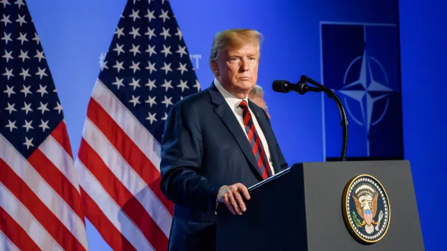 Spor o digitální daň eskaluje. Trump chce zatížit francouzská vína 100% clem